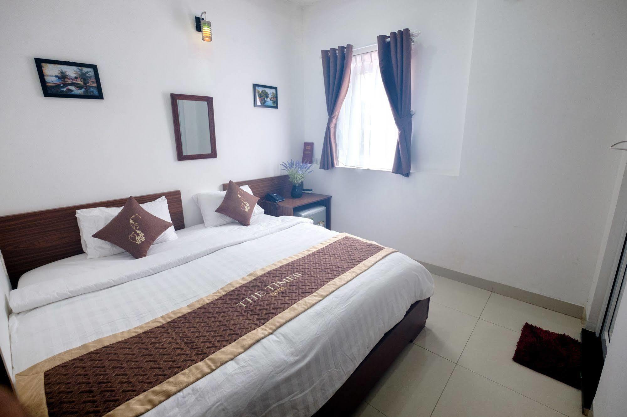 The Times Hotel Hue Exterior foto