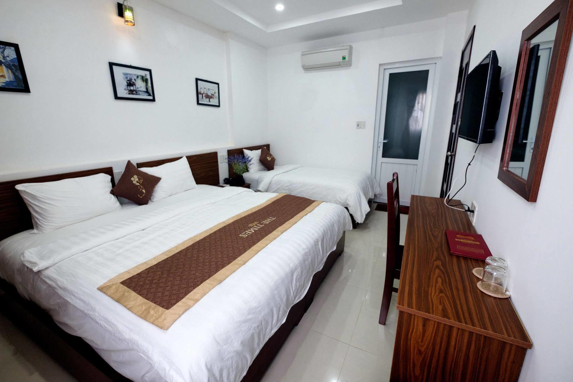 The Times Hotel Hue Exterior foto